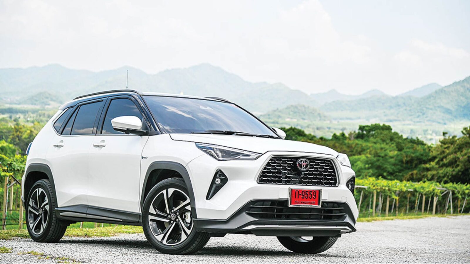 Toyota Yaris cross for rent รถเช่า